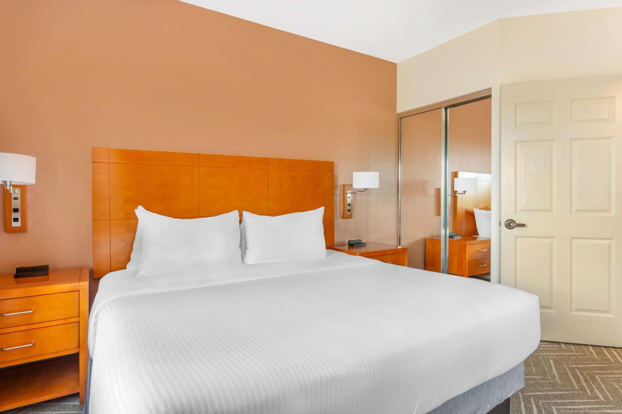 Hilton Vacation Club Varsity Club Тусон Экстерьер фото
